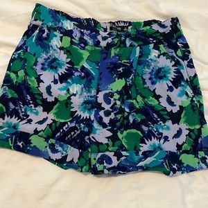 New York and co shorts, greens & blue pattern